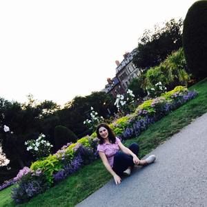 Meet your Posher, Ina